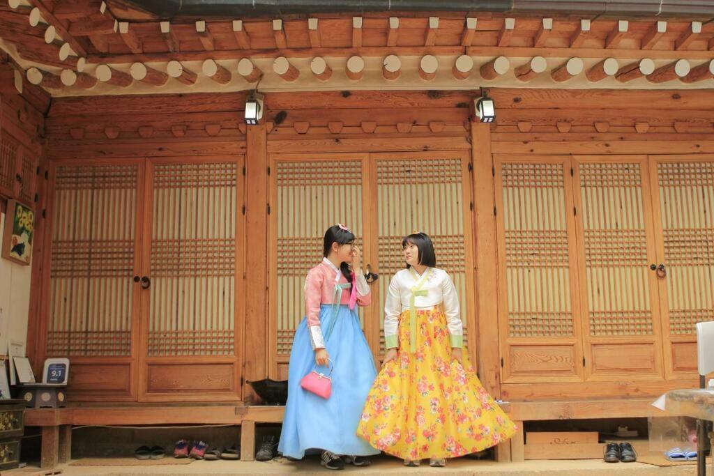 Namhyundang - Hanok Korean Traditional House Seoul Exterior foto