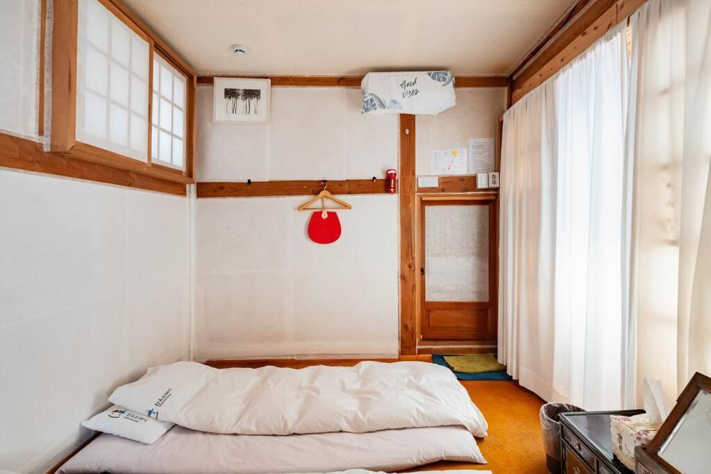 Namhyundang - Hanok Korean Traditional House Seoul Exterior foto