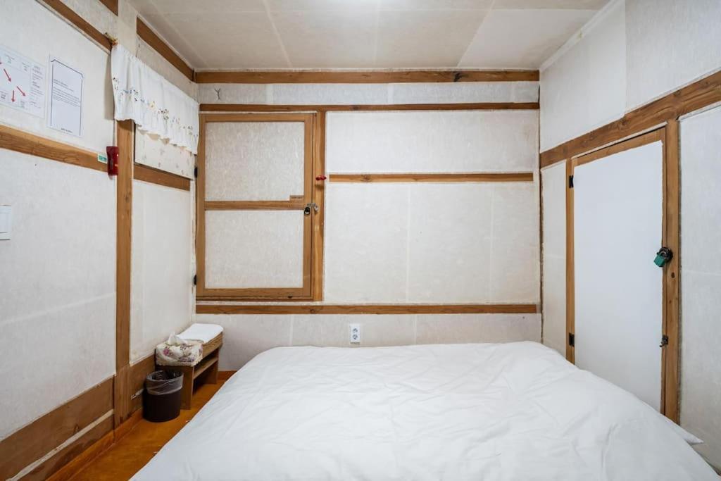 Namhyundang - Hanok Korean Traditional House Seoul Exterior foto
