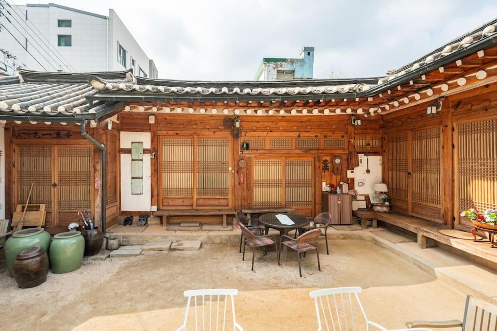 Namhyundang - Hanok Korean Traditional House Seoul Exterior foto